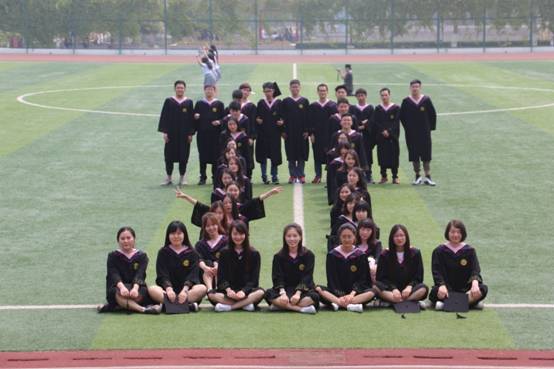 16届金沙js6666登录入口（法学）2班毕业照 (5).JPG